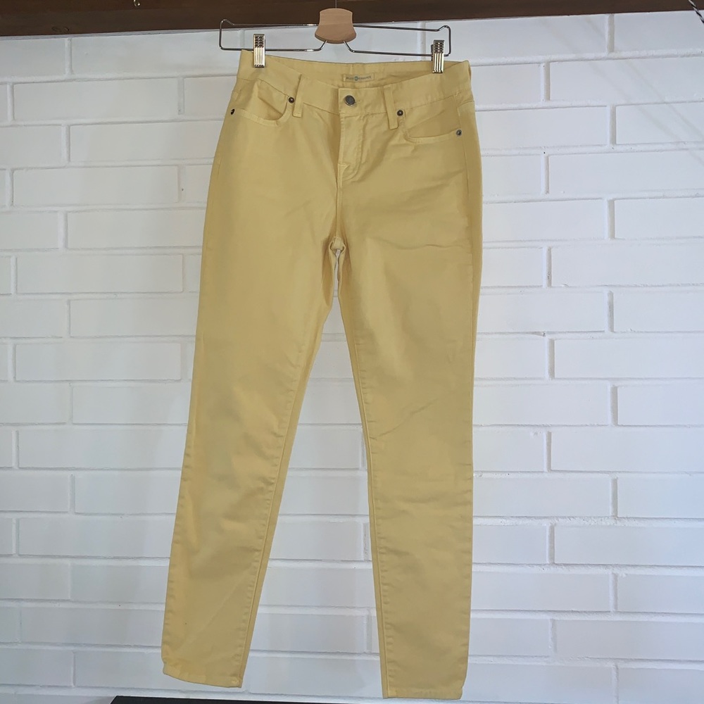 3/$25 Blue Essence Yellow Skinny Jeans Size 4